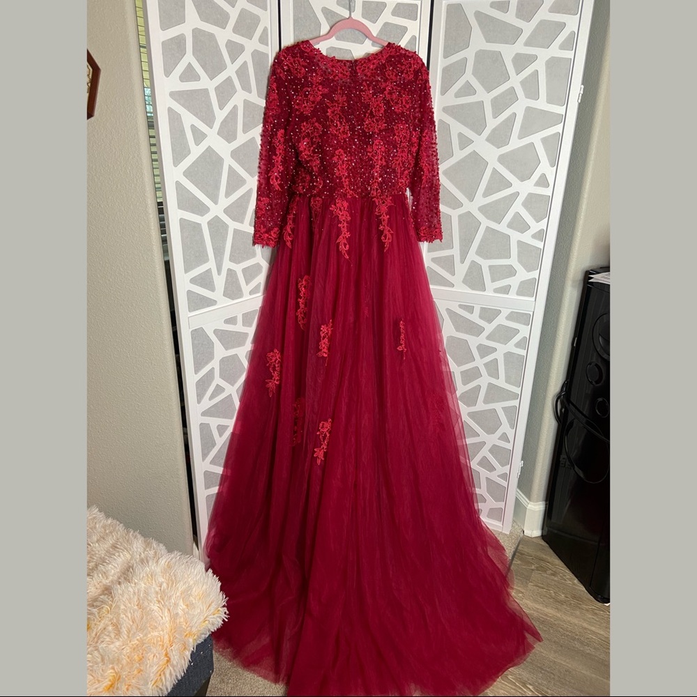 Burgundy Evening Dresses Sparkly Beaded closed Back A Line Tulle